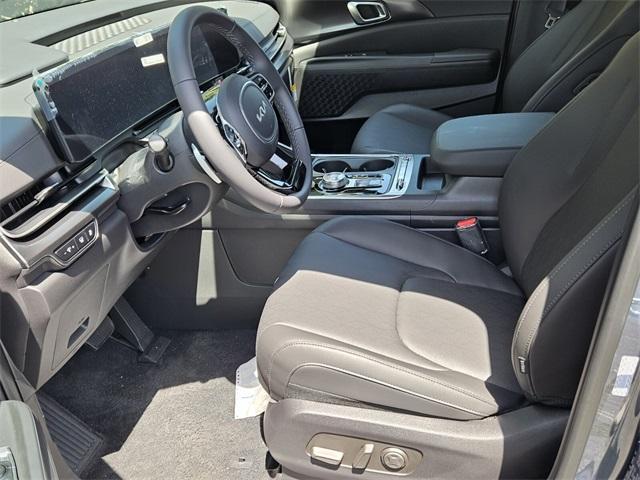 new 2025 Kia Carnival Hybrid car, priced at $51,515