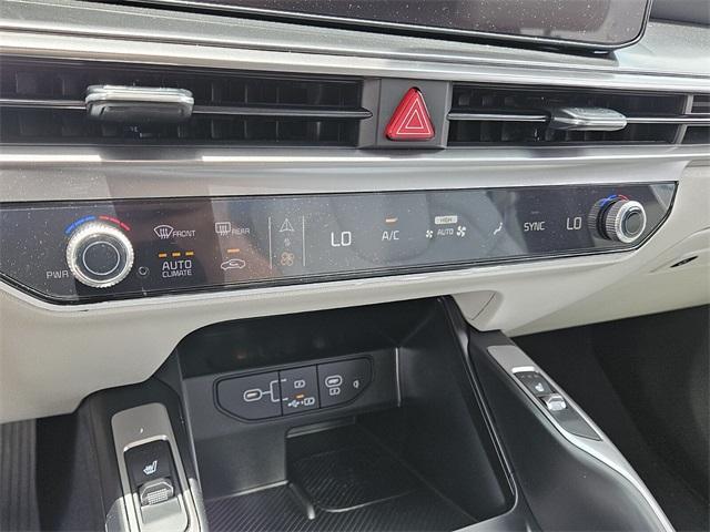 new 2025 Kia Sorento car, priced at $38,300