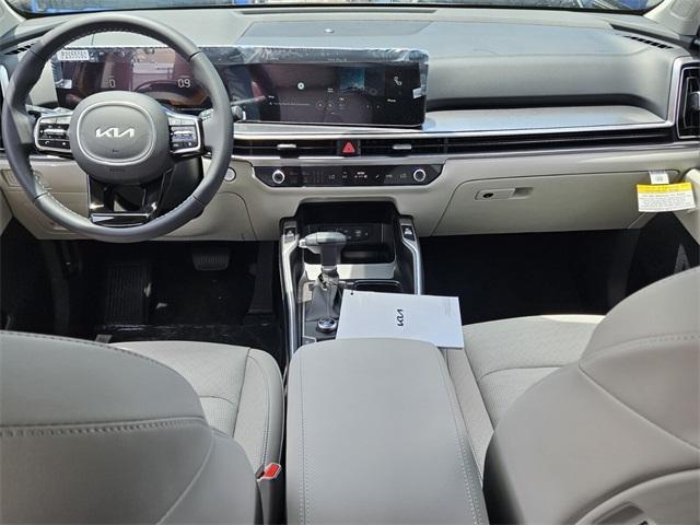 new 2025 Kia Sorento car, priced at $38,300