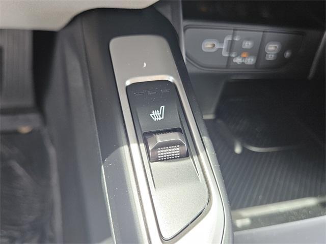new 2025 Kia Sorento car, priced at $38,300