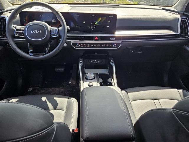 new 2025 Kia Sorento Hybrid car, priced at $40,721