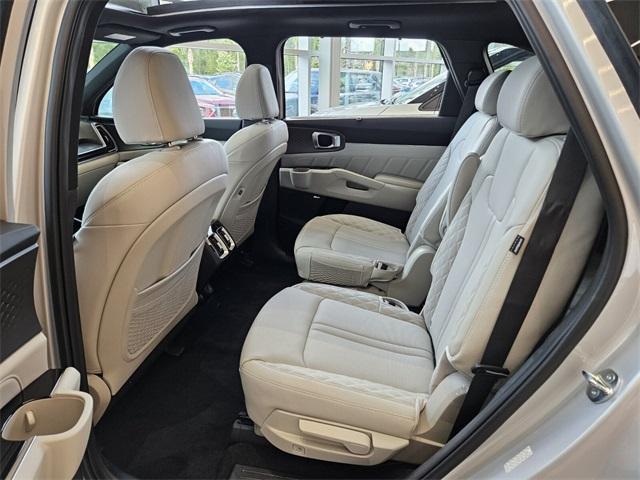 new 2025 Kia Sorento Hybrid car, priced at $48,365