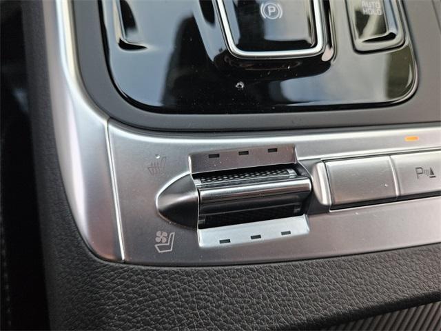 new 2025 Kia Carnival Hybrid car, priced at $50,235