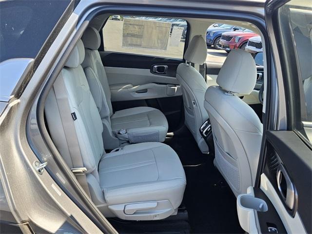 new 2025 Kia Sorento Hybrid car, priced at $43,390