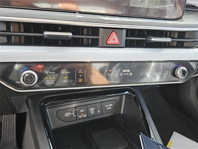 new 2026 Kia K5 car, priced at $33,471