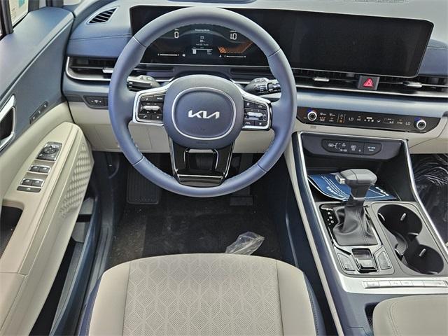 new 2025 Kia Carnival car, priced at $43,695