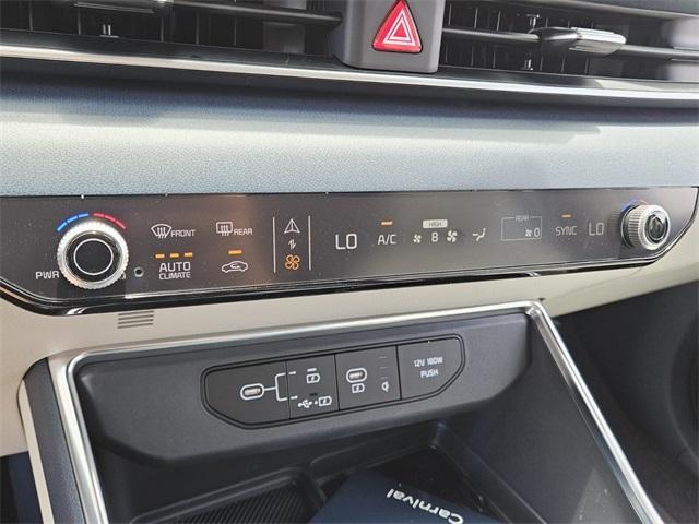 new 2025 Kia Carnival car, priced at $43,695