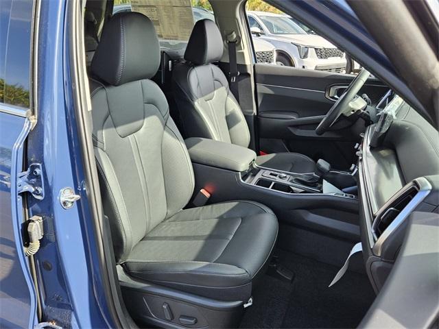 new 2025 Kia Sorento car, priced at $43,885