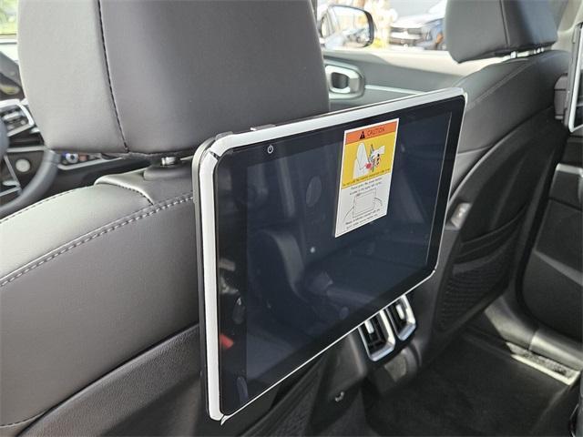 new 2025 Kia Sorento car, priced at $43,885