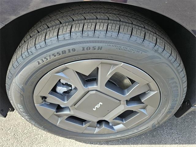 new 2026 Kia Carnival Hybrid car, priced at $41,394