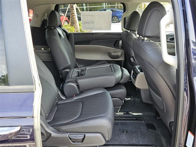 new 2026 Kia Carnival Hybrid car, priced at $41,394