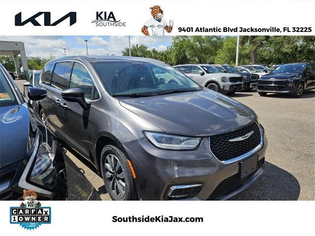 used 2022 Chrysler Pacifica Hybrid car, priced at $21,591