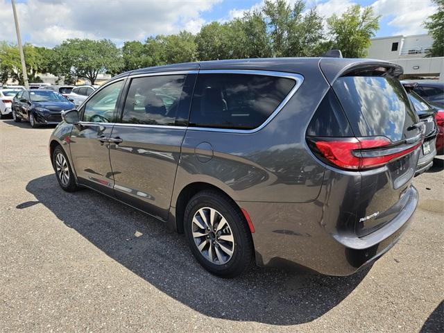 used 2022 Chrysler Pacifica Hybrid car, priced at $21,591