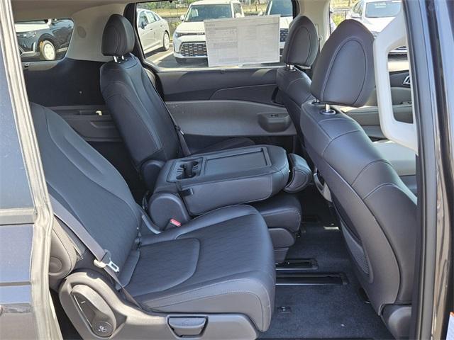 new 2025 Kia Carnival car, priced at $43,335