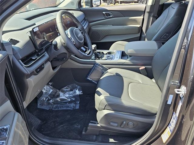 new 2025 Kia Carnival car, priced at $43,335