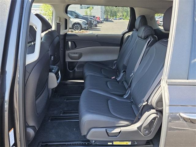 new 2025 Kia Carnival car, priced at $43,335