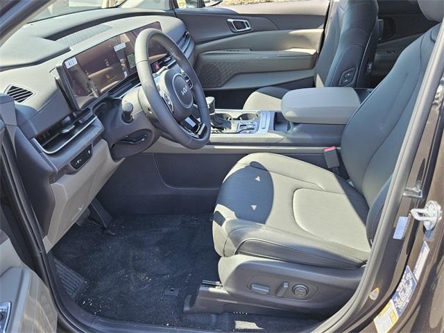 new 2025 Kia Carnival car, priced at $43,335
