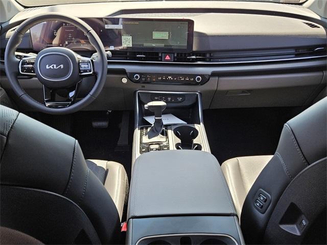 new 2025 Kia Carnival car, priced at $43,335