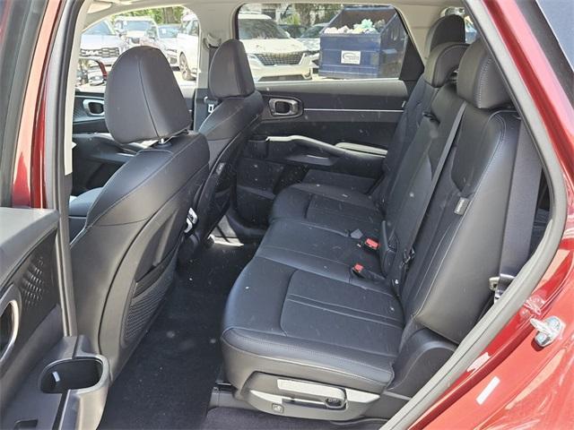 new 2025 Kia Sorento car, priced at $38,060