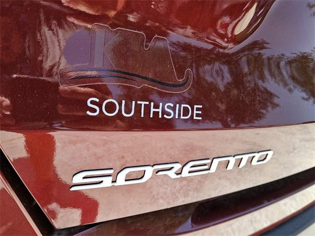 new 2025 Kia Sorento car, priced at $38,060