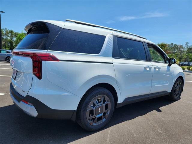new 2025 Kia Carnival Hybrid car, priced at $45,195