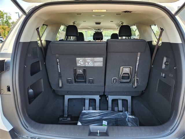 new 2025 Kia Carnival Hybrid car, priced at $45,195