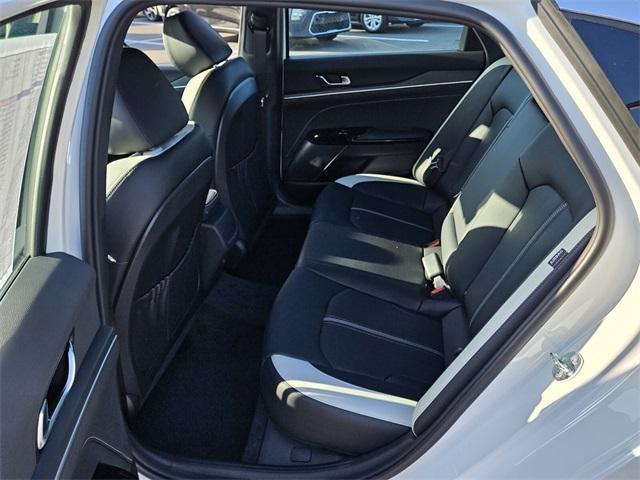 new 2025 Kia K5 car, priced at $32,320