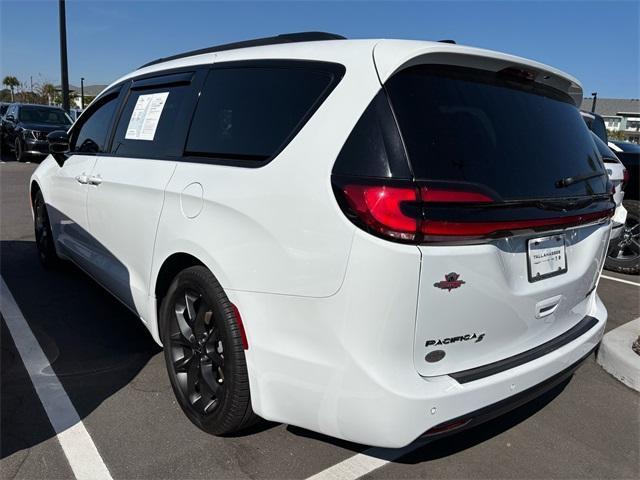 used 2024 Chrysler Pacifica car, priced at $33,891