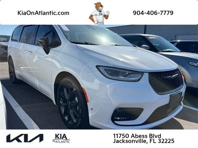 used 2024 Chrysler Pacifica car, priced at $33,891