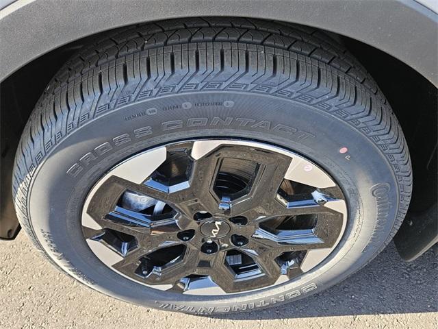 new 2025 Kia Sorento car, priced at $39,690