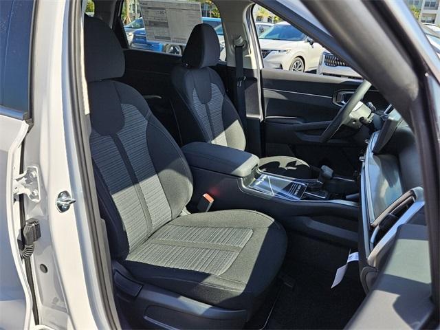 new 2025 Kia Sorento car, priced at $33,900