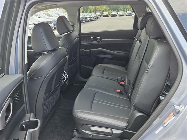 new 2025 Kia Sorento car, priced at $39,545