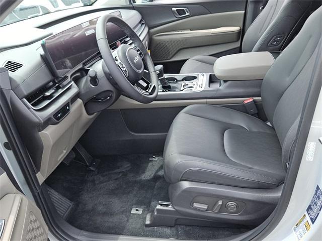 new 2025 Kia Carnival car, priced at $47,600