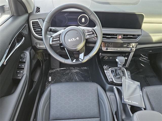 new 2025 Kia Seltos car, priced at $28,695