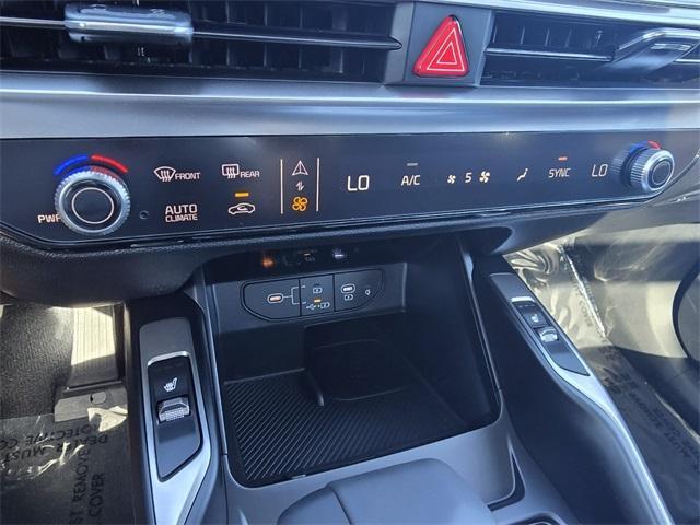 new 2026 Kia Sorento car, priced at $34,637