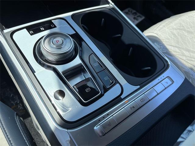 new 2025 Kia Carnival Hybrid car, priced at $45,335