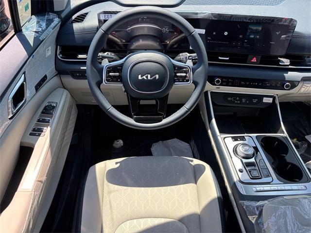 new 2025 Kia Carnival Hybrid car, priced at $45,335