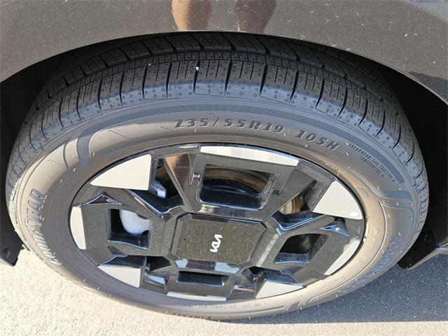 new 2025 Kia Carnival car, priced at $43,335