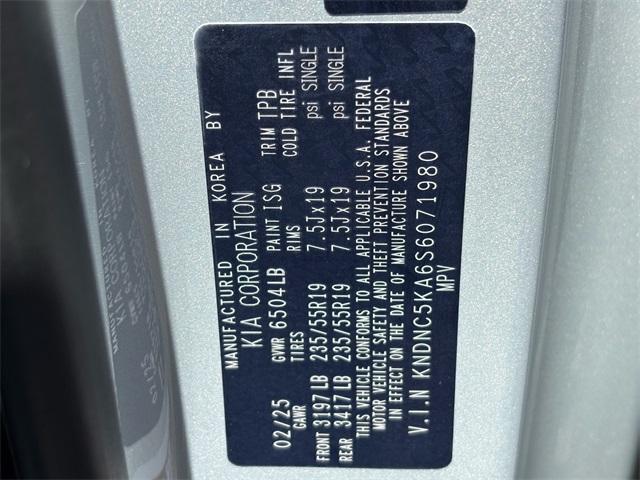new 2025 Kia Carnival Hybrid car, priced at $45,335