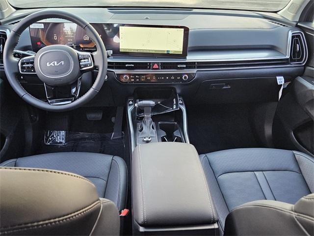 new 2025 Kia Sorento car, priced at $33,882