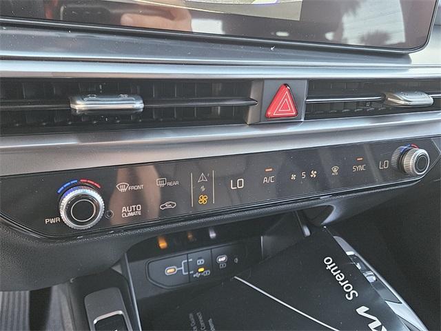 new 2025 Kia Sorento car, priced at $33,882