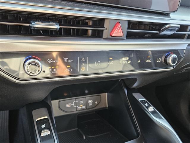 new 2025 Kia Sorento car, priced at $38,505