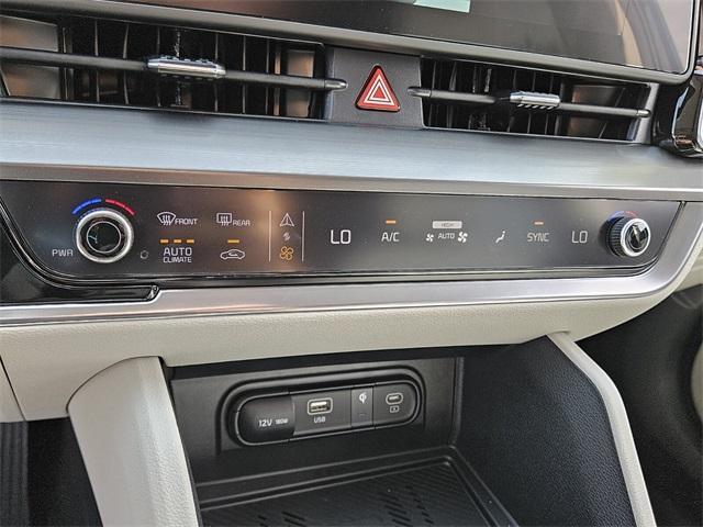 new 2025 Kia Sportage car, priced at $33,010