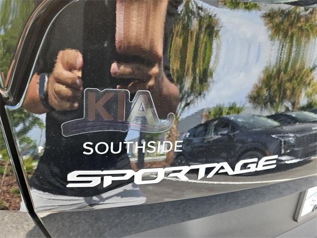 new 2025 Kia Sportage car, priced at $33,010