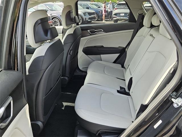 new 2025 Kia Sportage car, priced at $33,010