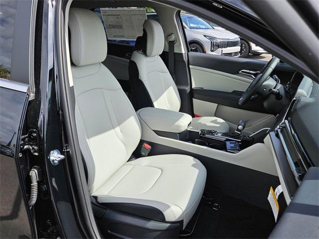new 2025 Kia Sportage car, priced at $33,010