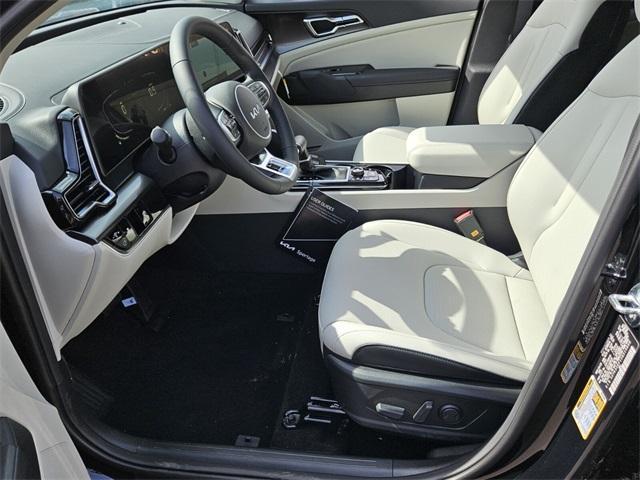 new 2025 Kia Sportage car, priced at $33,010