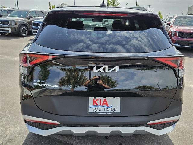 new 2025 Kia Sportage car, priced at $33,010