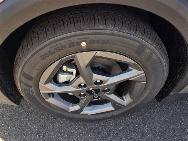 new 2025 Kia K4 car, priced at $22,880