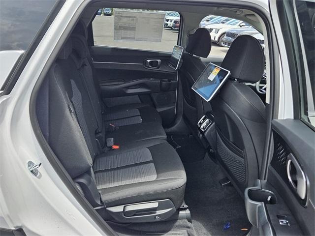new 2025 Kia Sorento car, priced at $36,760